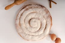 Ensaimada artesanal Can Pons — Es Mercadal